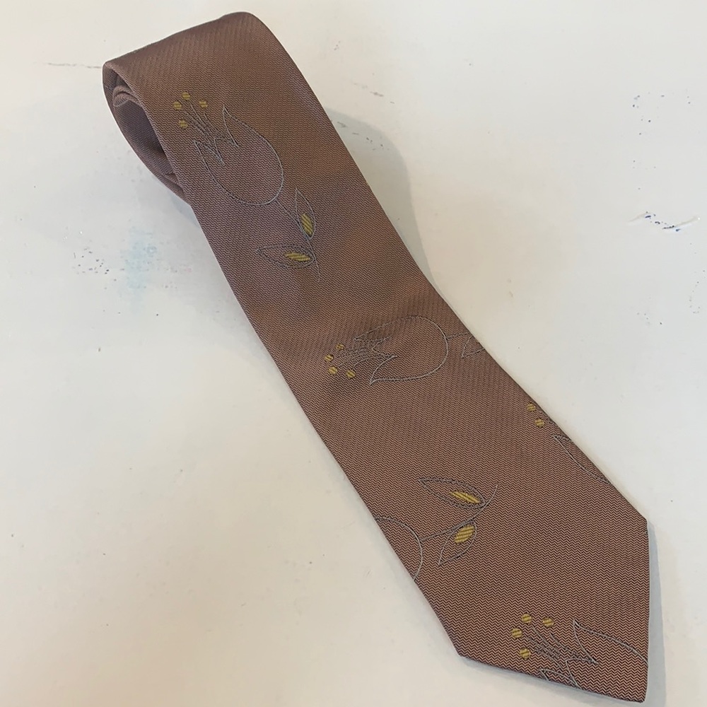 Chloe tie